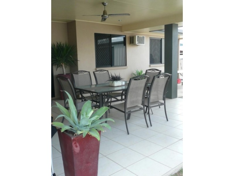 60 Clements  St, Moranbah QLD 4744