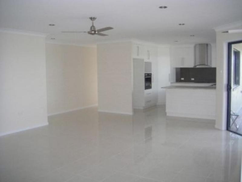 3 Webb Ct, Rural View QLD 4740