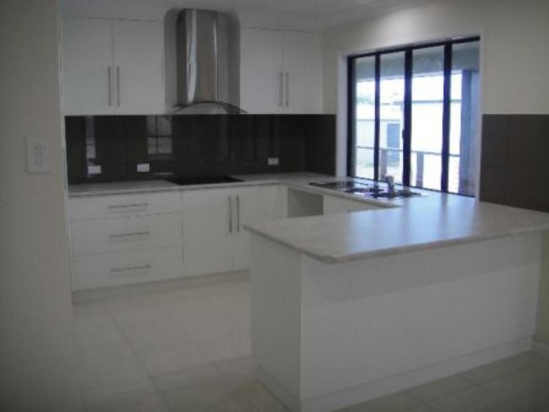 3 Webb Ct, Rural View QLD 4740