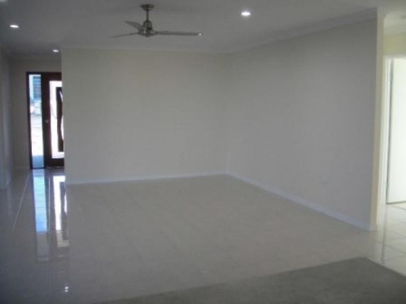 3 Webb Ct, Rural View QLD 4740