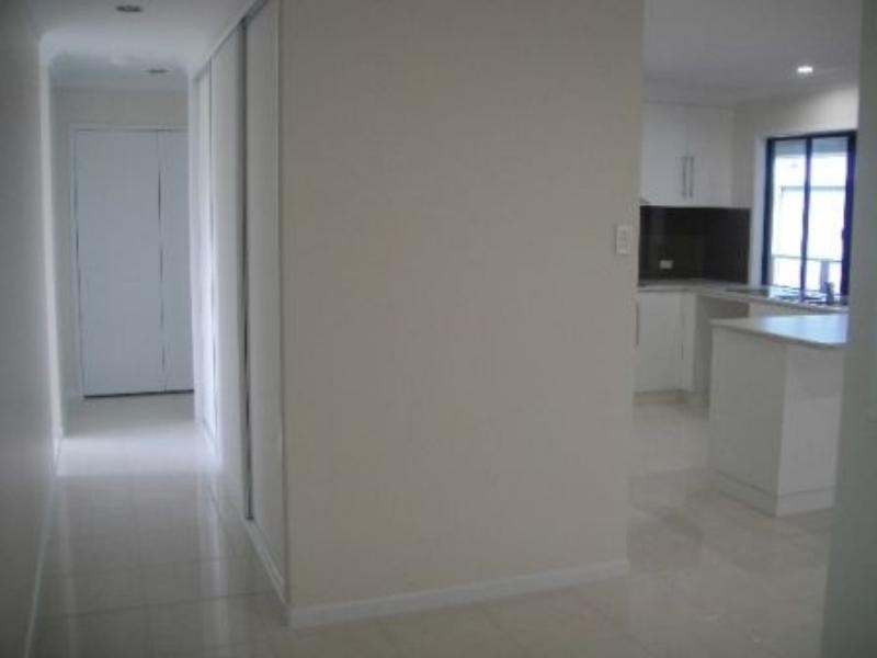 3 Webb Ct, Rural View QLD 4740