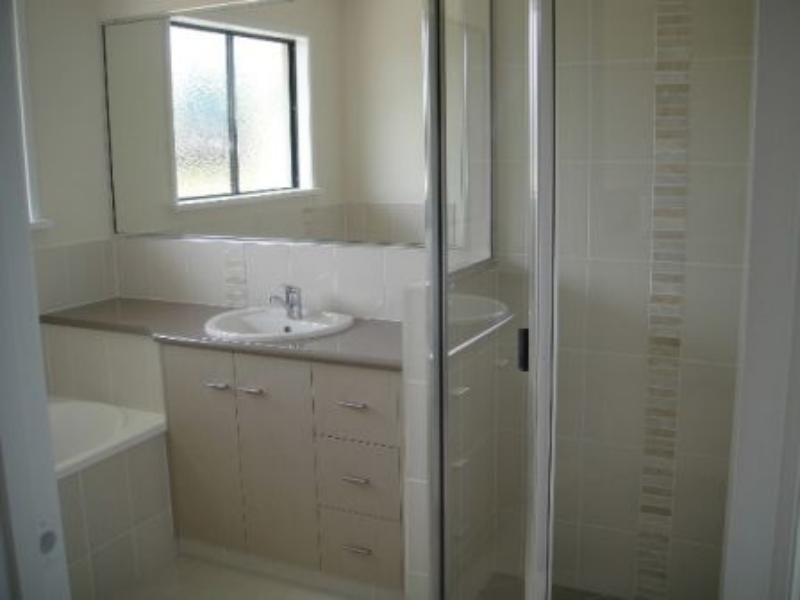 3 Webb Ct, Rural View QLD 4740