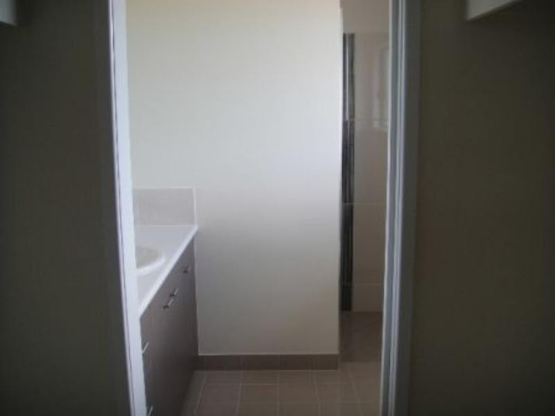 3 Webb Ct, Rural View QLD 4740