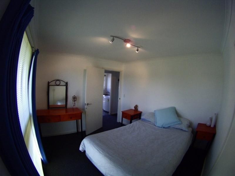 2/224 Wilsons Rd, Newcomb VIC 3219