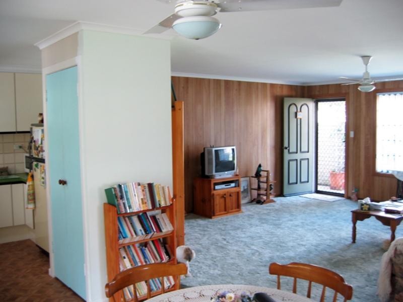 10 Michelle Dr, Point Vernon QLD 4655