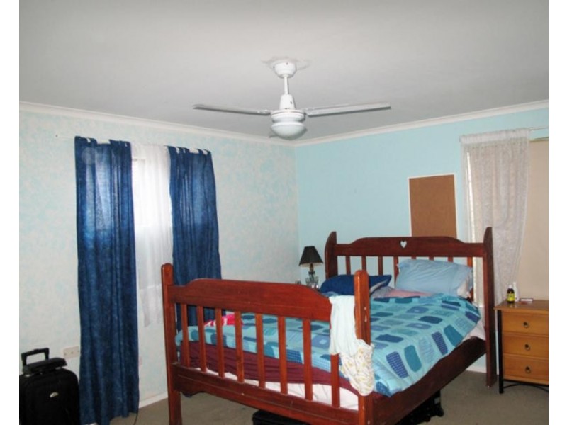 10 Michelle Dr, Point Vernon QLD 4655