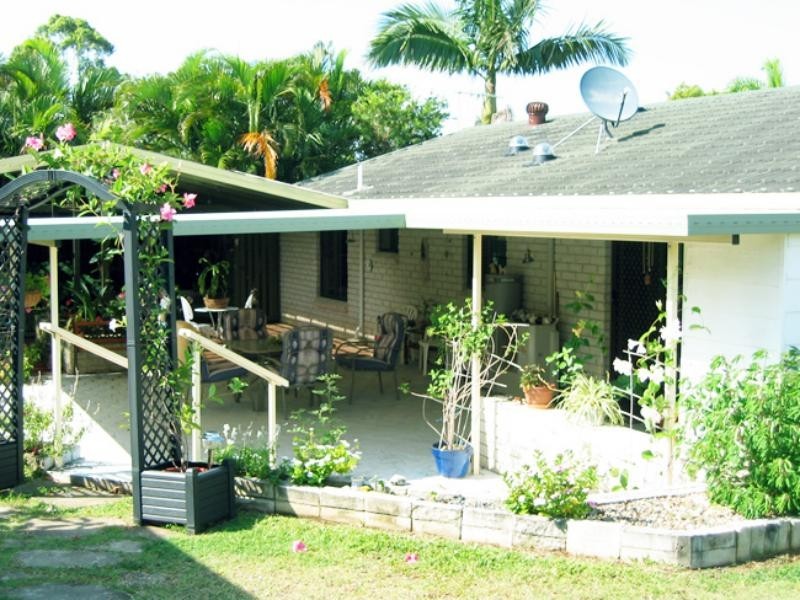 10 Michelle Dr, Point Vernon QLD 4655