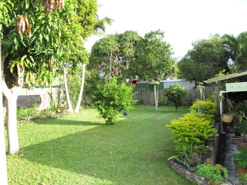 10 Michelle Dr, Point Vernon QLD 4655