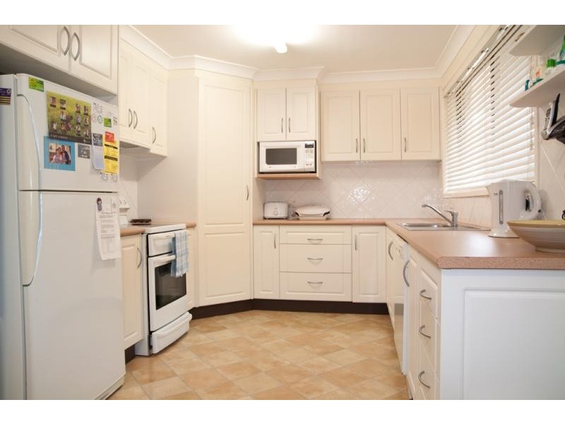 37 Chaseling Ave, Springwood NSW 2777