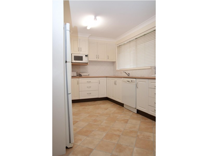 37 Chaseling Ave, Springwood NSW 2777
