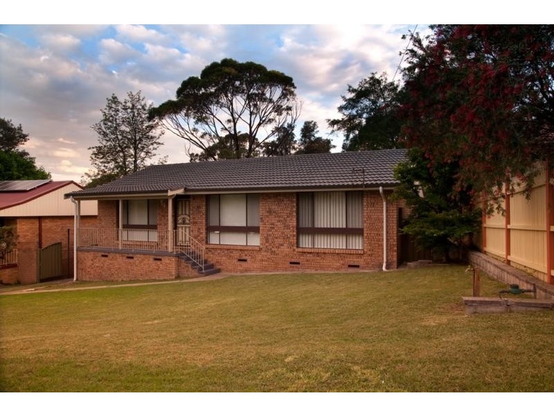 37 Chaseling Ave, Springwood NSW 2777