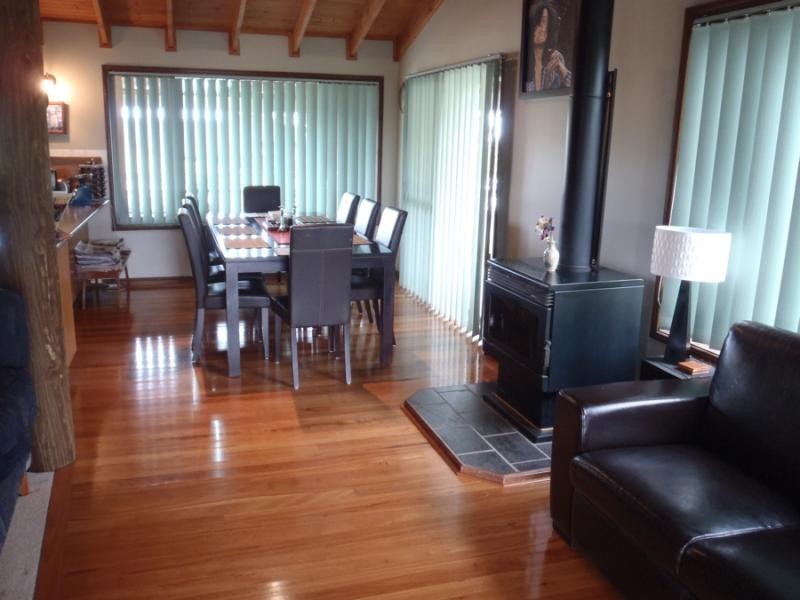 57 Scenic Dr, Caves Beach NSW 2281