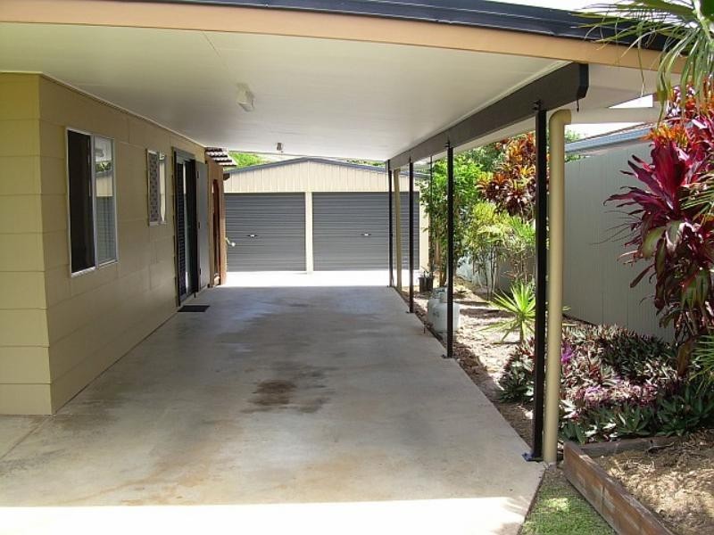 5 Paradise St, Point Vernon QLD 4655