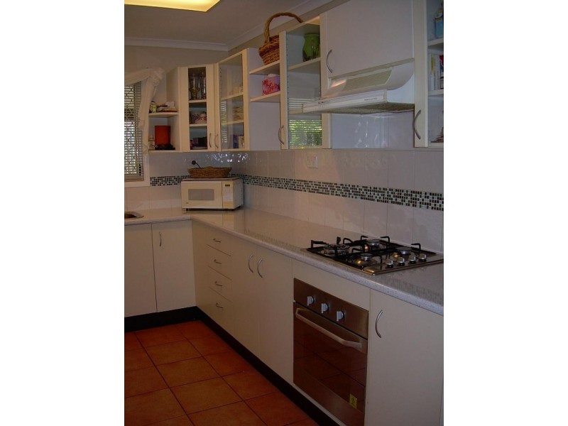 5 Paradise St, Point Vernon QLD 4655