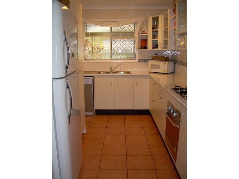 5 Paradise St, Point Vernon QLD 4655