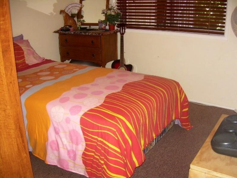 5 Paradise St, Point Vernon QLD 4655