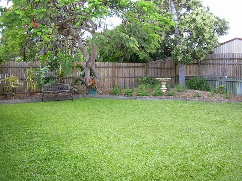 5 Paradise St, Point Vernon QLD 4655