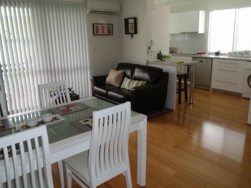 2/82 Richmond Rd, Morningside QLD 4170