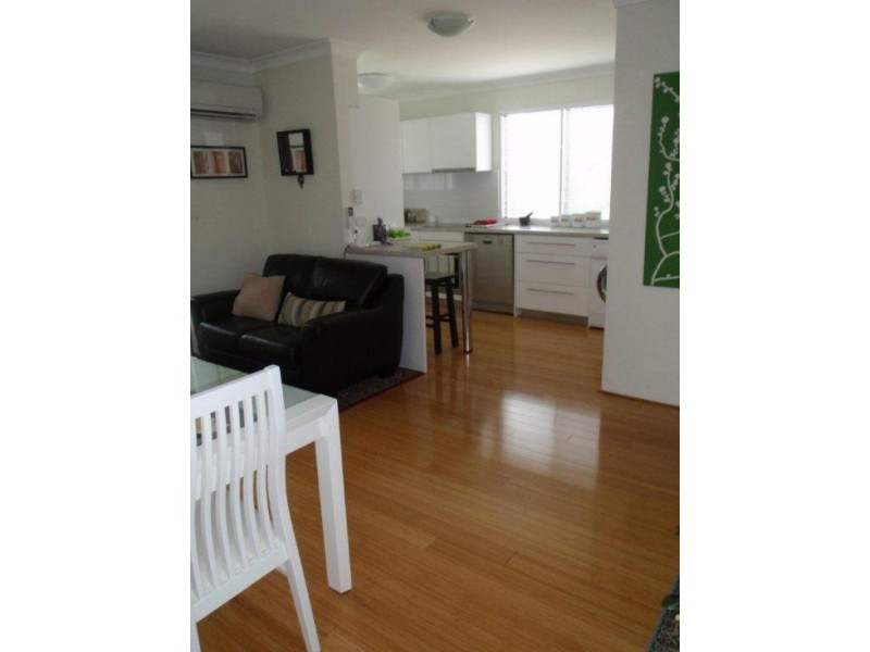 2/82 Richmond Rd, Morningside QLD 4170