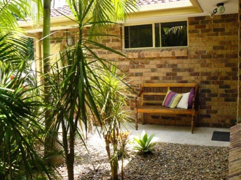 1/8 Theatre St, Oxenford QLD 4210