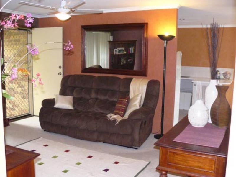 1/8 Theatre St, Oxenford QLD 4210