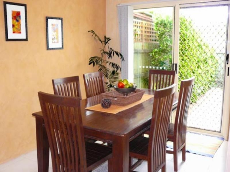 1/8 Theatre St, Oxenford QLD 4210