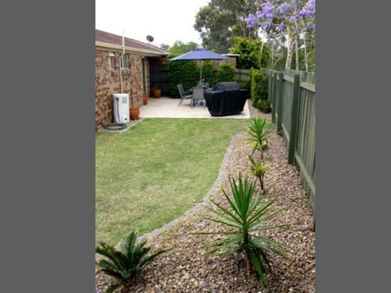 1/8 Theatre St, Oxenford QLD 4210