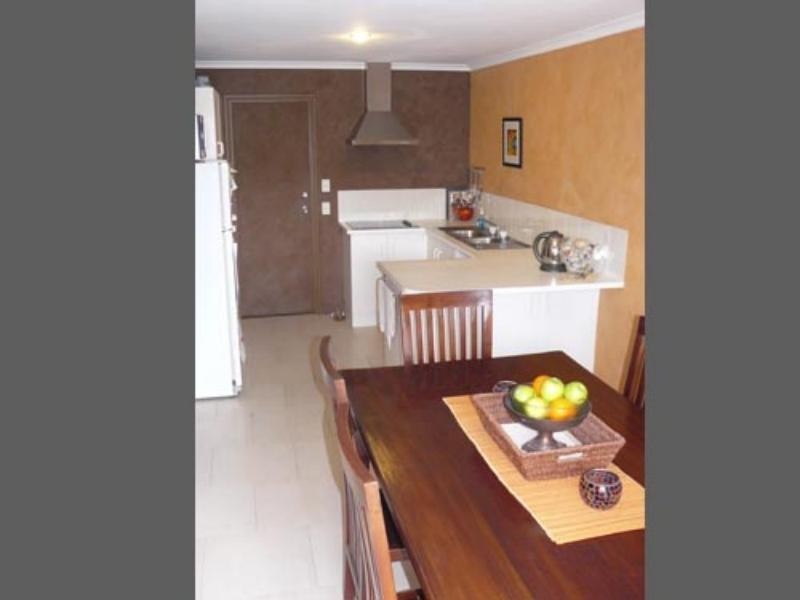 1/8 Theatre St, Oxenford QLD 4210