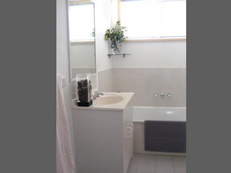 1/8 Theatre St, Oxenford QLD 4210