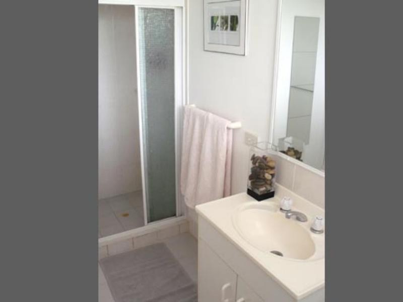 1/8 Theatre St, Oxenford QLD 4210