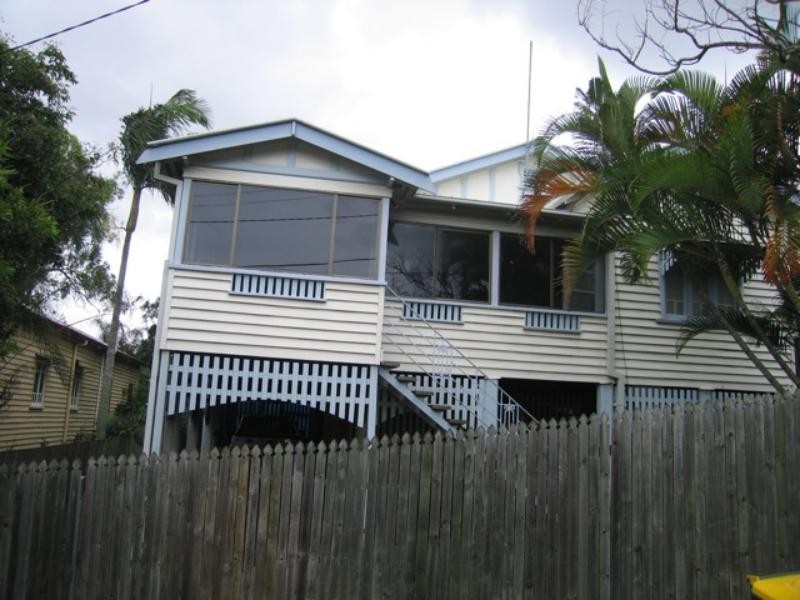 27 Crescent Rd, Kelvin Grove QLD 4059