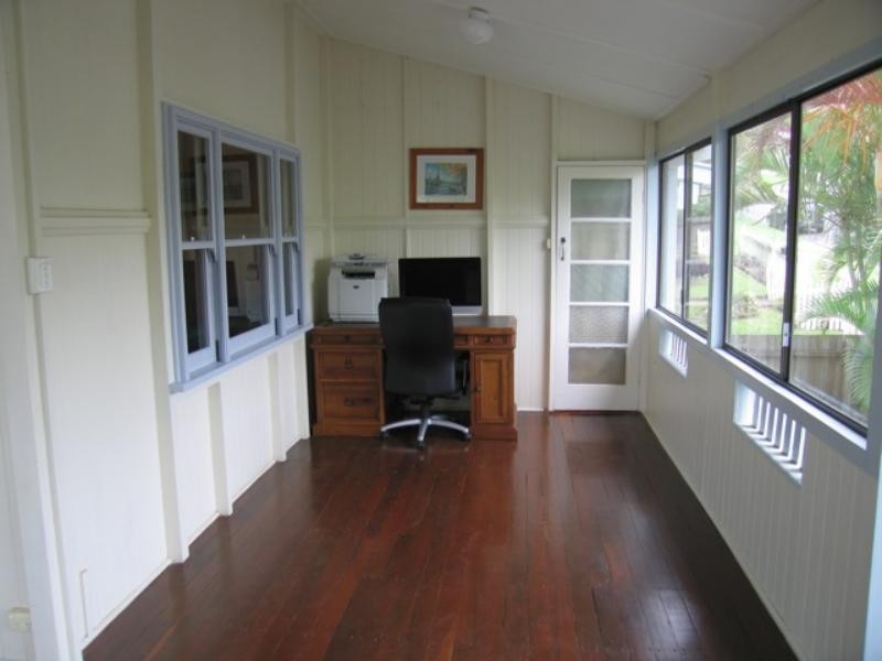 27 Crescent Rd, Kelvin Grove QLD 4059