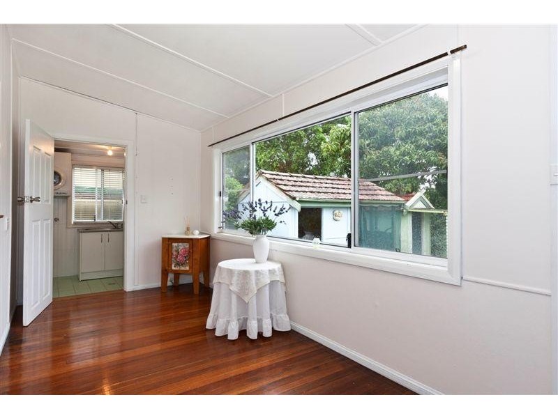 8 Roslyn Ave, Northmead NSW 2152