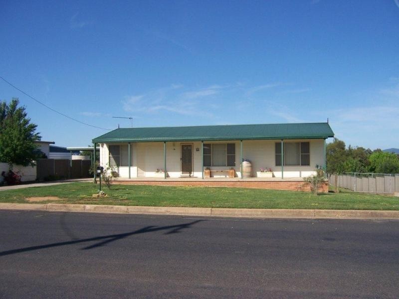 36 Mulyan  St, Cowra NSW 2794