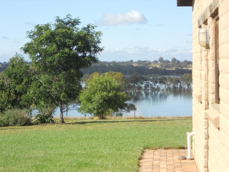 240 Moorrabee Rd, Knowsley VIC 3523