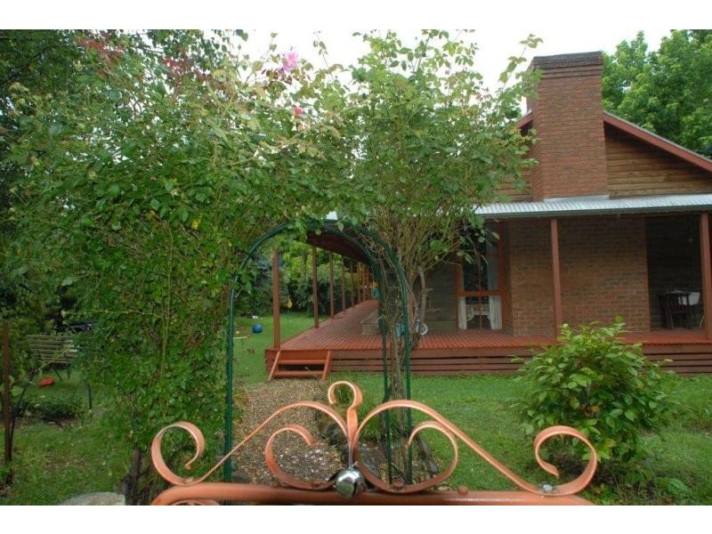 65 Cobden St, Bright VIC 3741