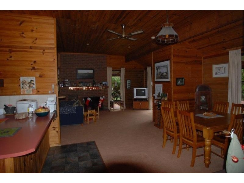 65 Cobden St, Bright VIC 3741