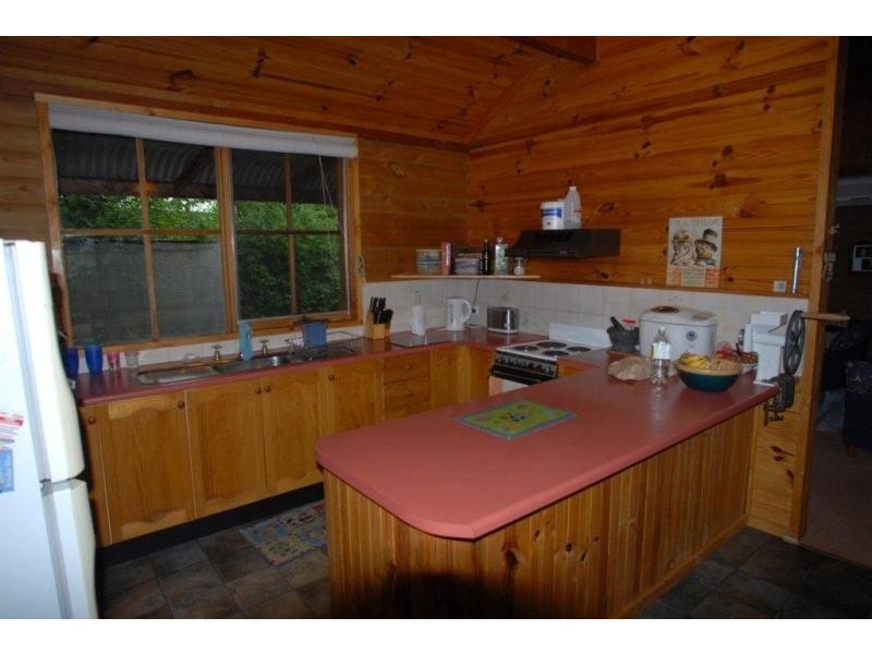 65 Cobden St, Bright VIC 3741