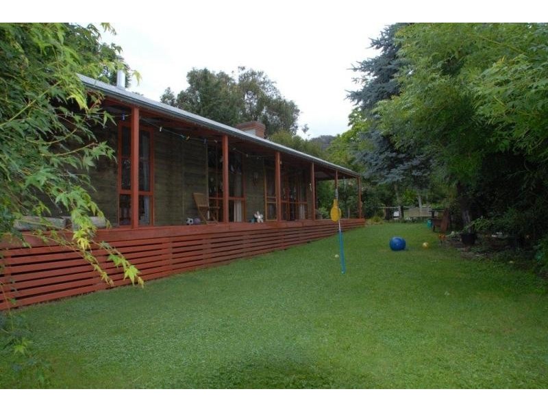 65 Cobden St, Bright VIC 3741