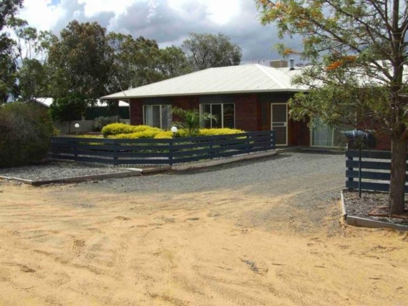 4-6 Luberta St, Nhill VIC 3418