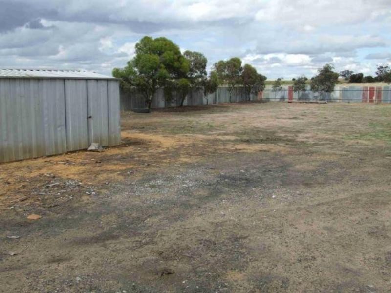 4-6 Luberta St, Nhill VIC 3418