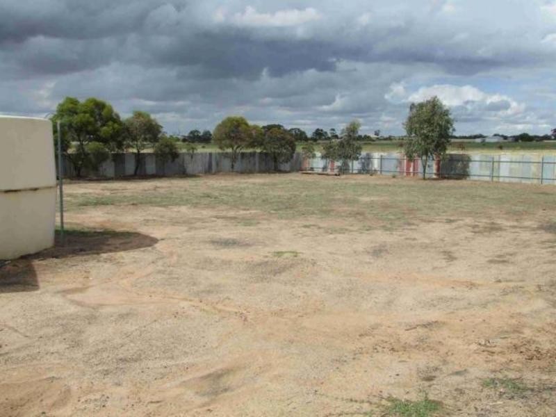 4-6 Luberta St, Nhill VIC 3418