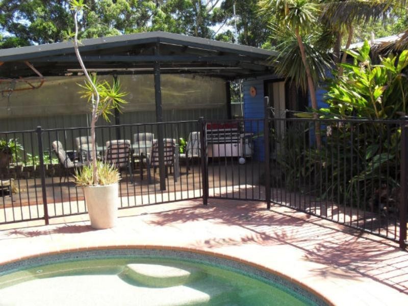 9 Cooper  Ave, Woonona NSW 2517