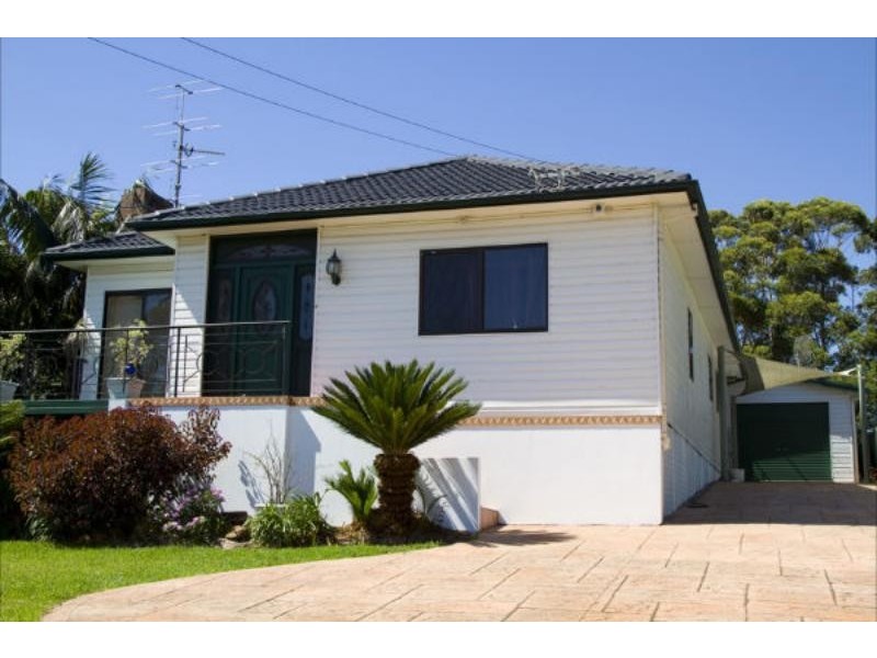 9 Cooper  Ave, Woonona NSW 2517