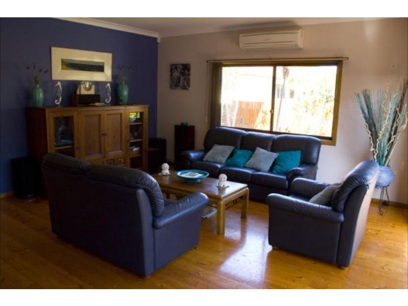 9 Cooper  Ave, Woonona NSW 2517