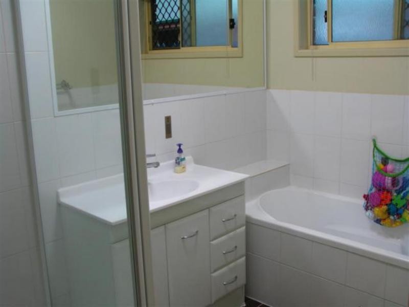 82 Clive Cres, Kepnock QLD 4670