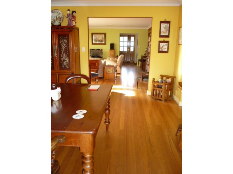 3 Clarence Rd, Springfield NSW 2250