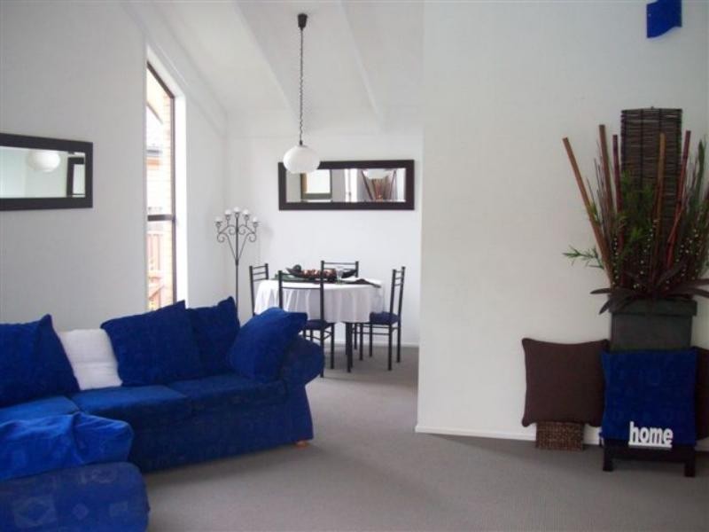 51 Alhambra Ave, Macquarie Hills NSW 2285