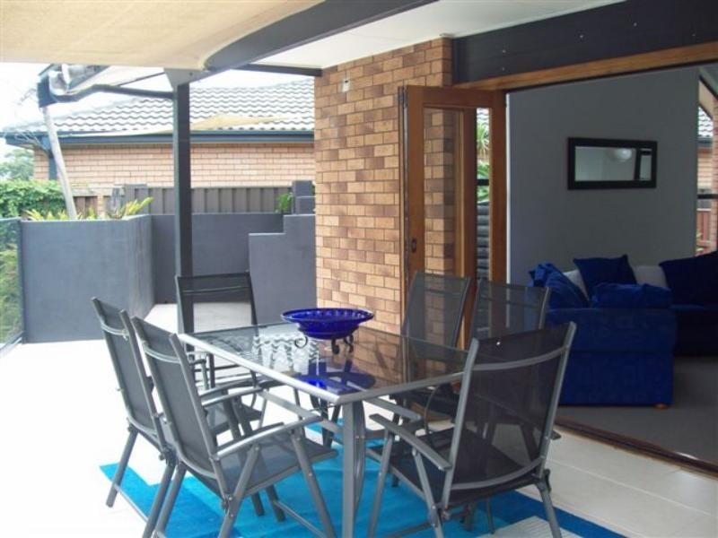 51 Alhambra Ave, Macquarie Hills NSW 2285