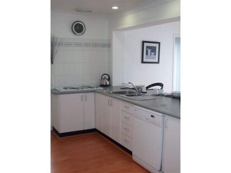 51 Alhambra Ave, Macquarie Hills NSW 2285